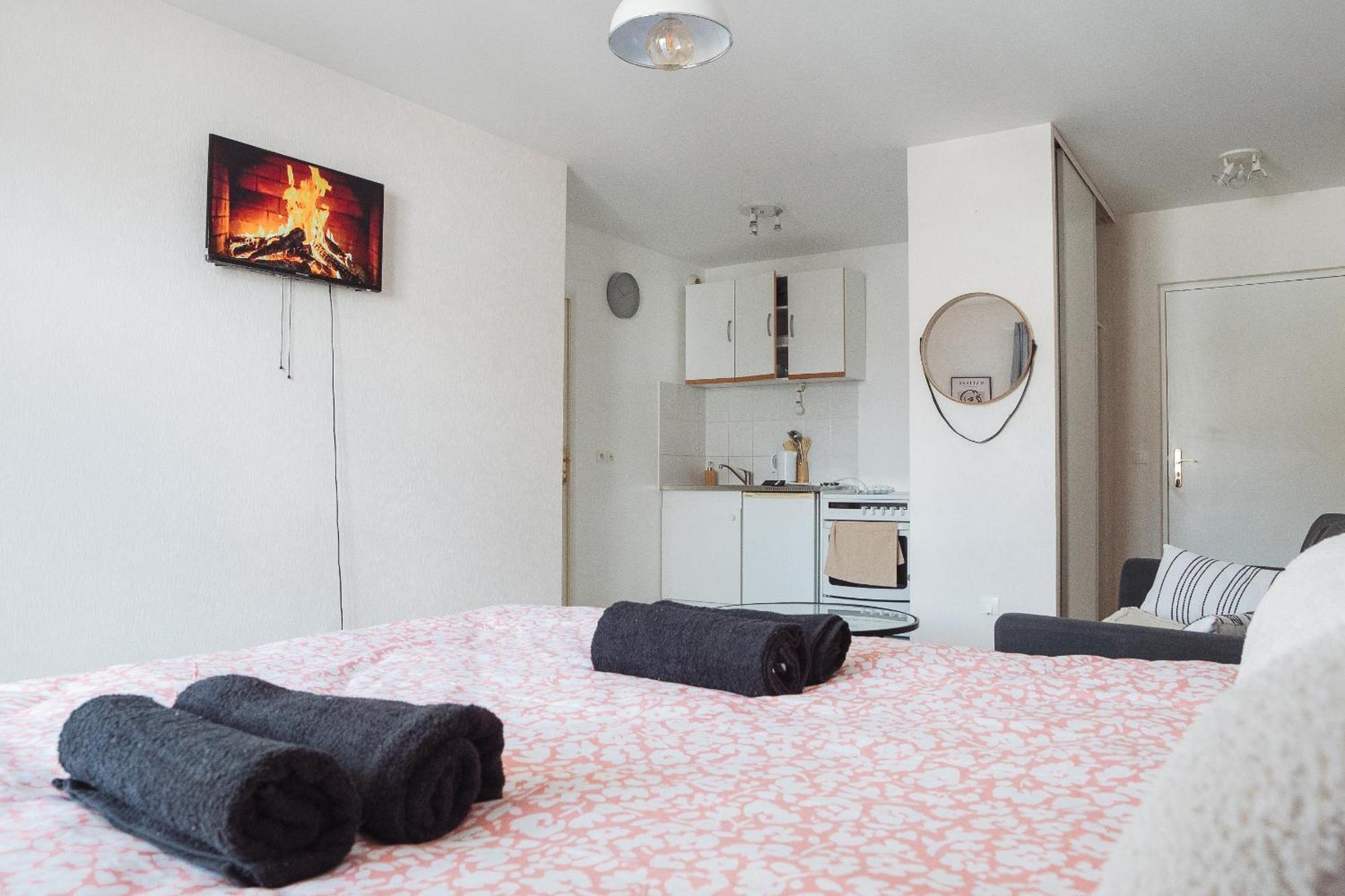 Cosy Studio Entre Paris Et Disneyland Paris Apartment Esbly Exterior photo