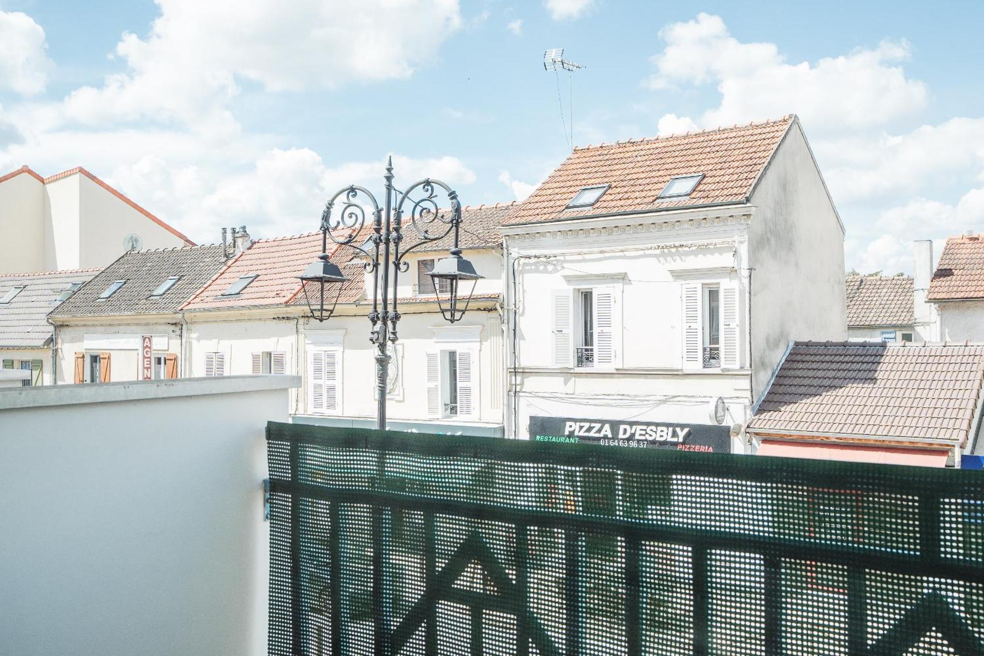 Cosy Studio Entre Paris Et Disneyland Paris Apartment Esbly Exterior photo